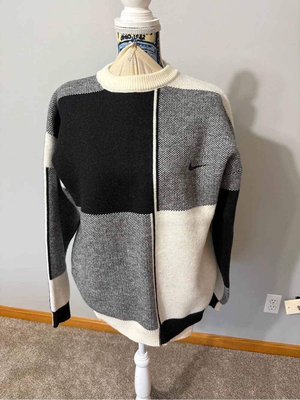 Men’s large Nike sweater.